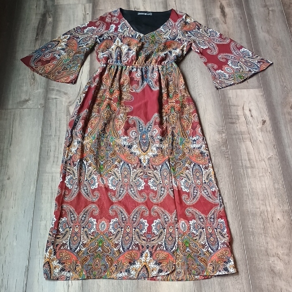 Signature Collection Maxi Dress with Scoop Neck and Bell Sleeves Paisley